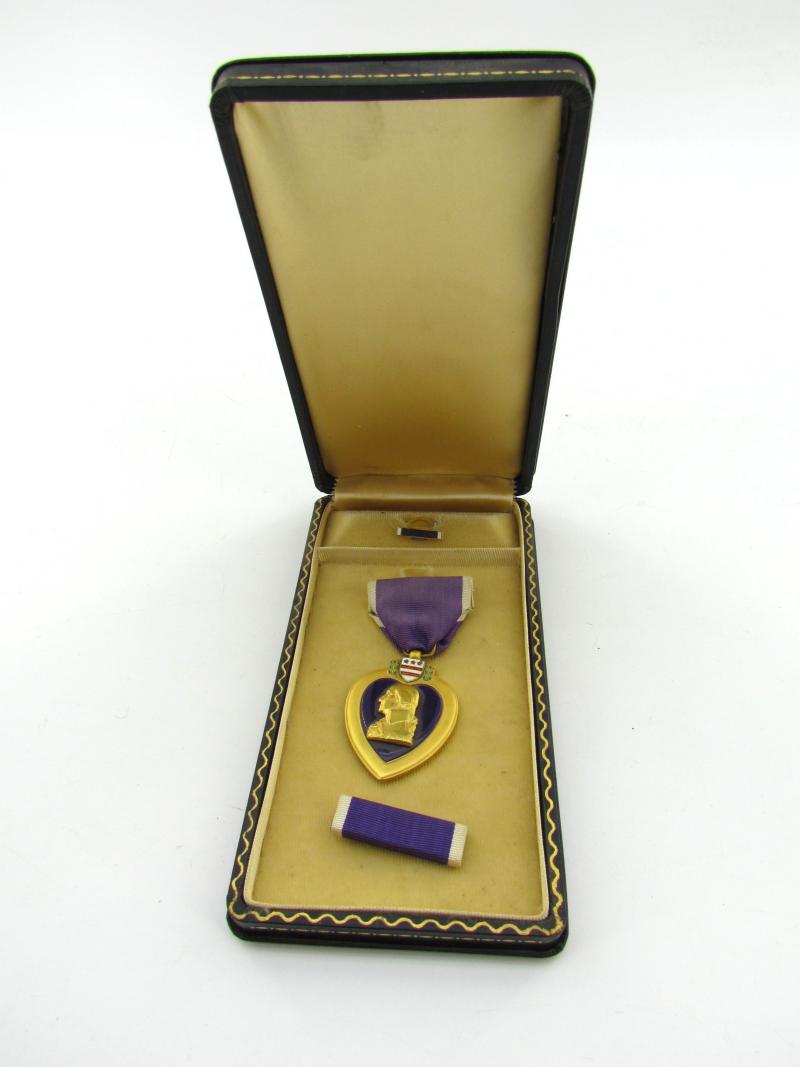 US WWII Purple Heart in case