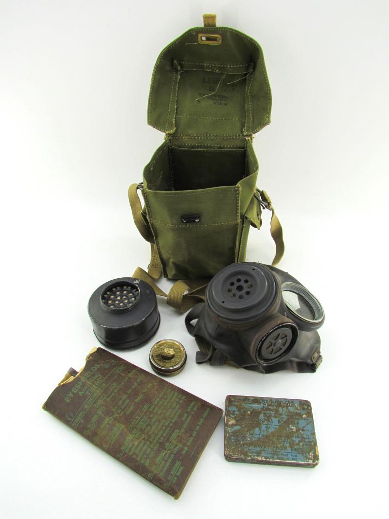 British WWII second model Gasmask Bag + Mask + contents 1943