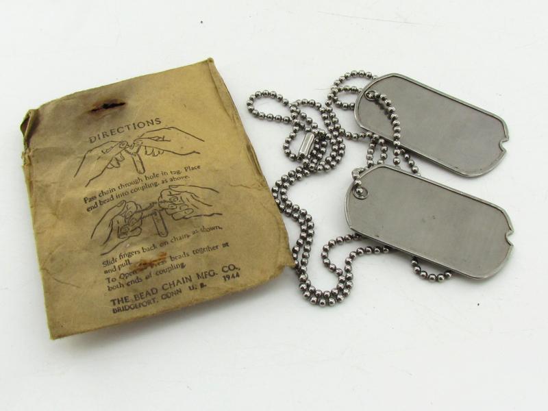 US WWII Dog Tags with Chain ( Unissued )