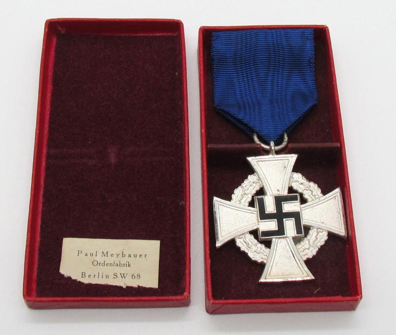 Cased 25 Years Faithful Service Medal ( 'Paul Meybauer' )