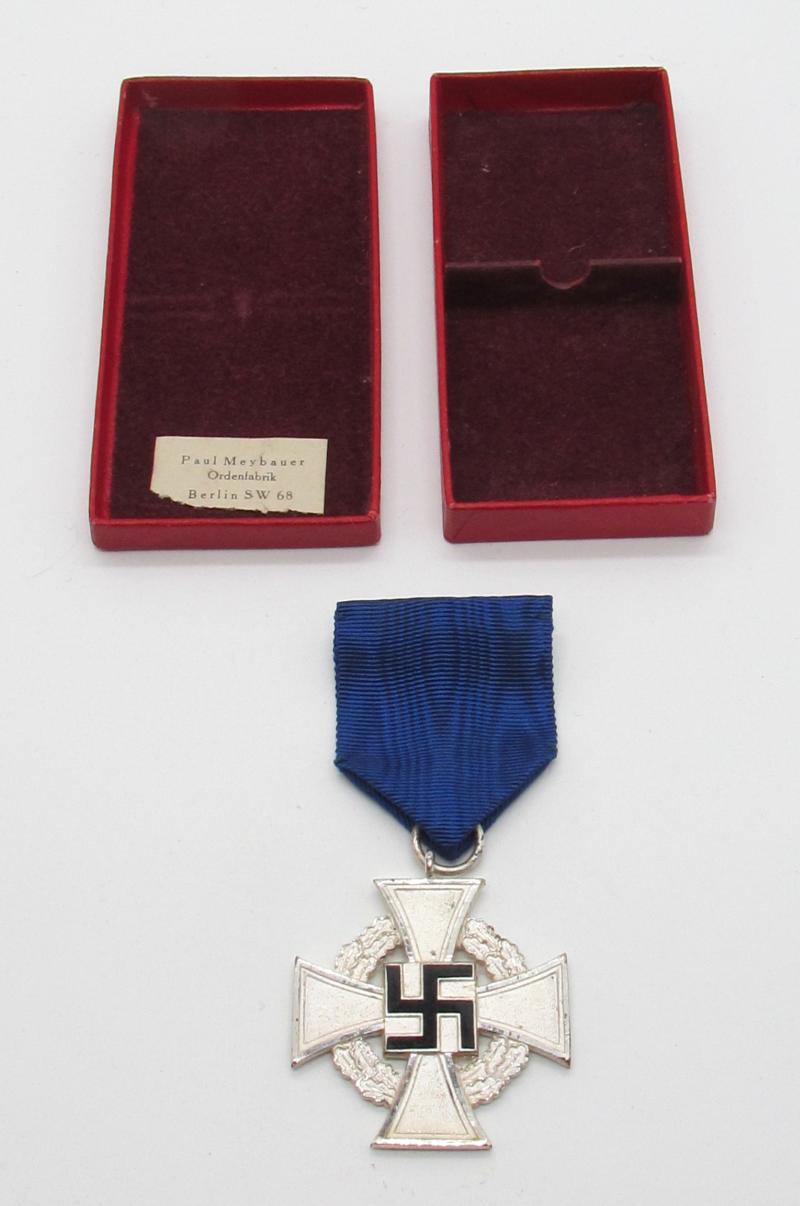 Cased 25 Years Faithful Service Medal ( 'Paul Meybauer' )