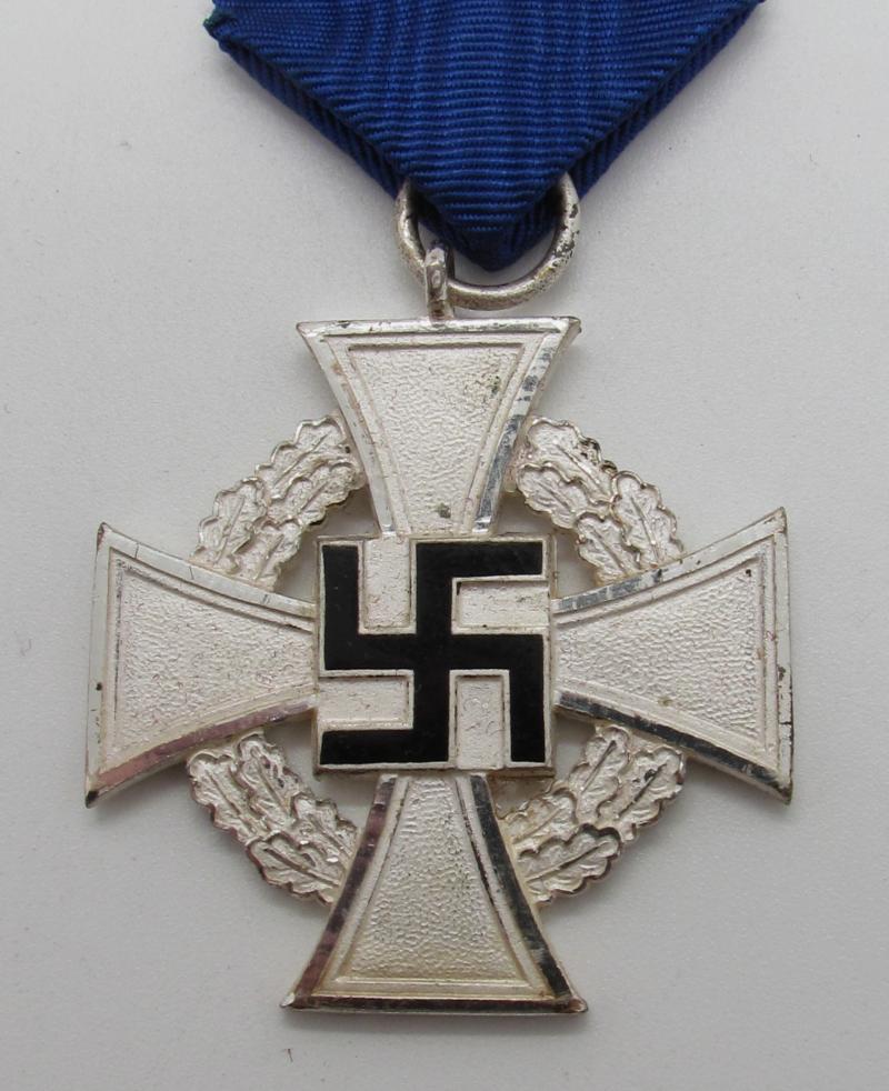 Cased 25 Years Faithful Service Medal ( 'Paul Meybauer' )