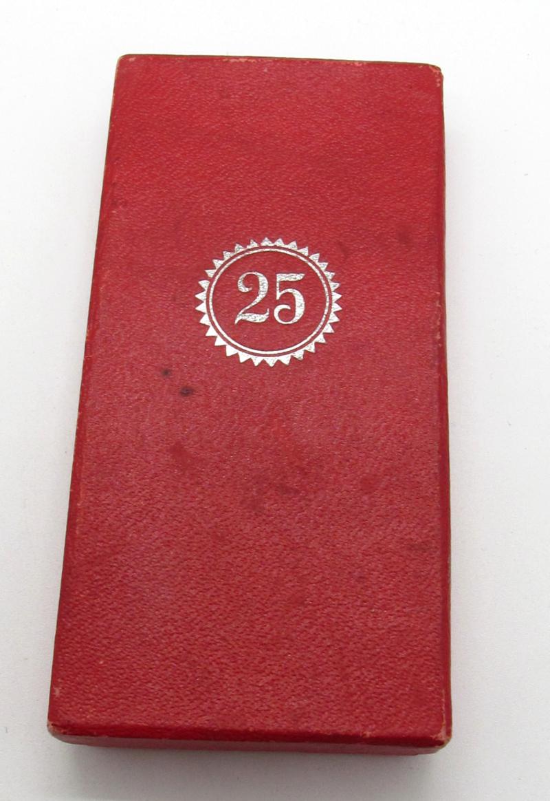 Cased 25 Years Faithful Service Medal ( 'Paul Meybauer' )