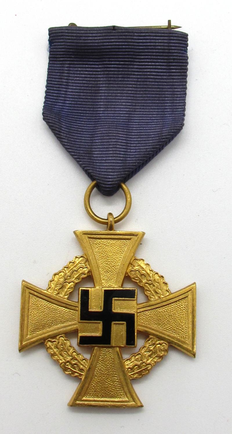 Cased 40 Years Faithful Service Medal ( Deschler )