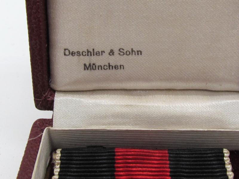 Cased '1 Oktober 1938' Medal ( Deschler )