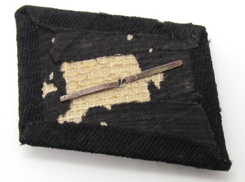 Waffen-SS ‘BeVo’ collar tab set ( with glass made pip )