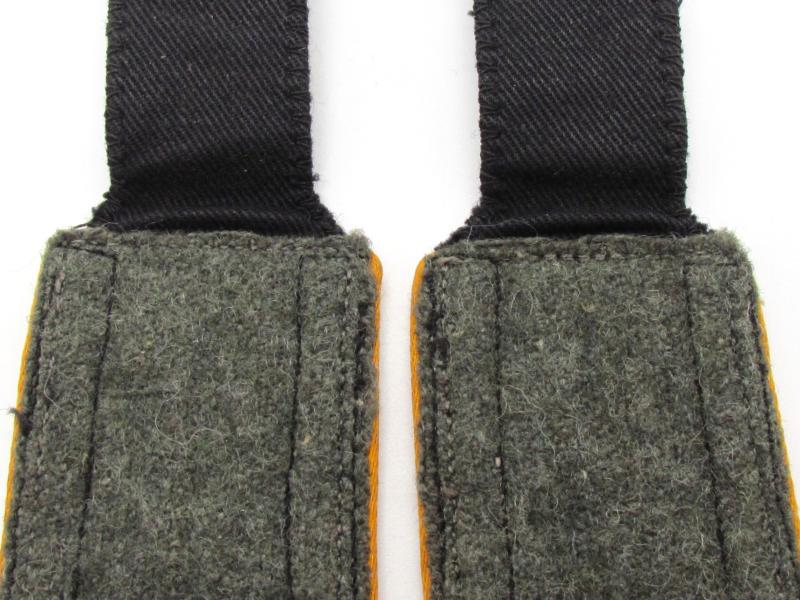 Waffen-SS reconnaissance ‘Aufklärungs-Abteilung’ shoulder boards