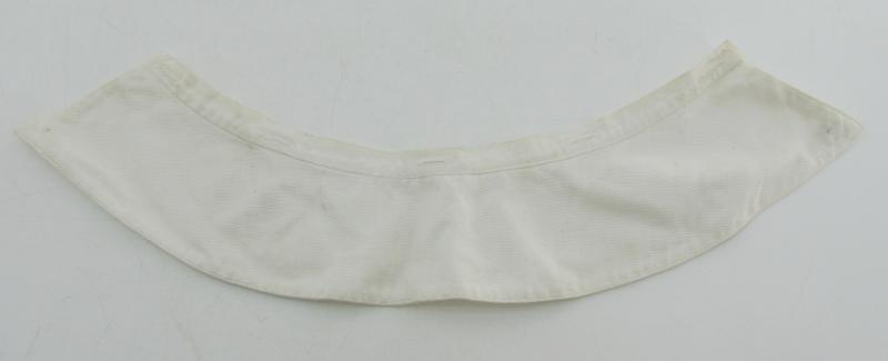 Deutsches Rotes Kreuz (DRK) Collar liner or Kragenbinde for the 'Helferin' Uniform